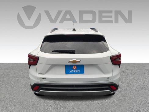 Used 2024 Chevrolet Trax LT w/ Driver Confidence Package image 25