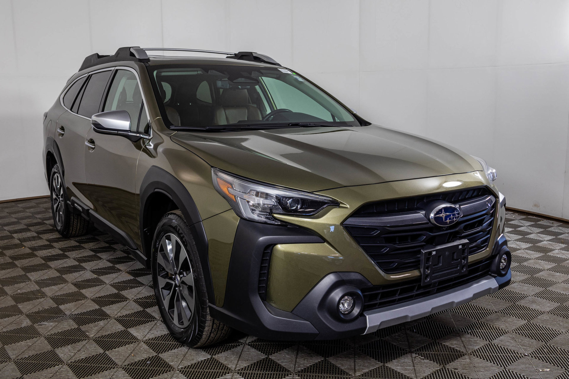 Used 2024 Subaru Outback Touring AWD/4WD image 17