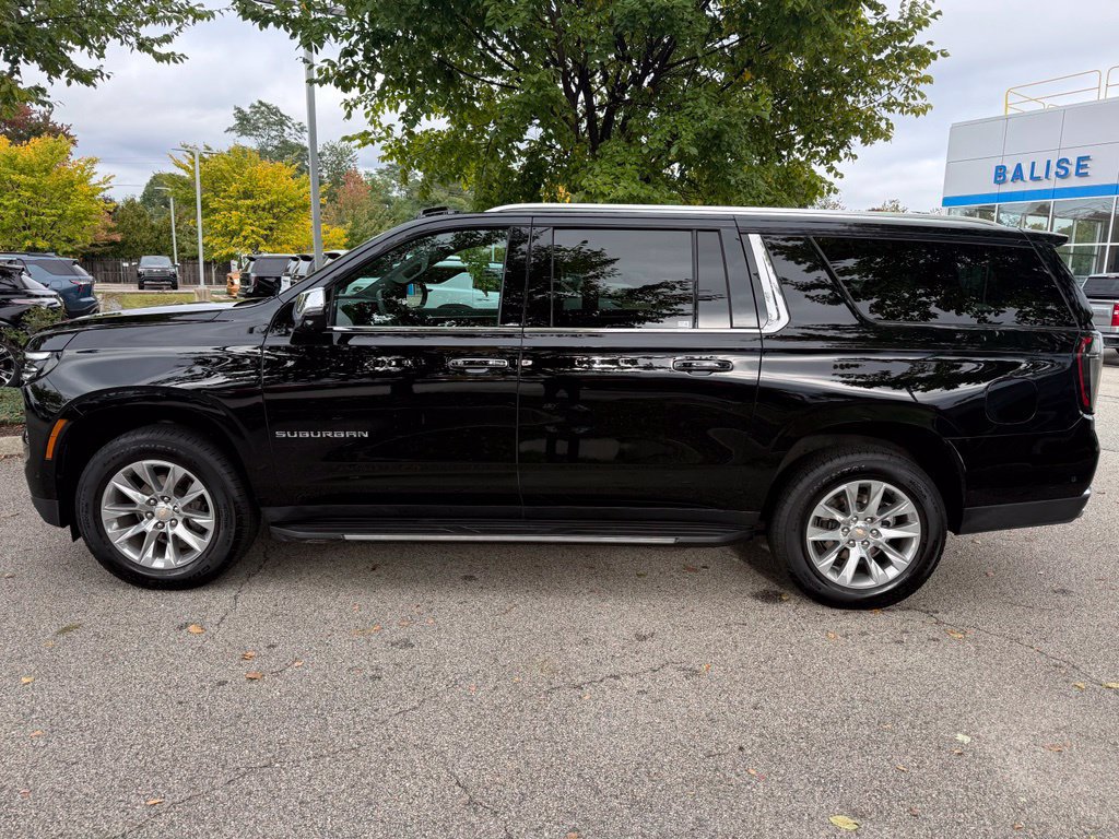Used 2026 Chevrolet Suburban Premier AWD/4WD image 2