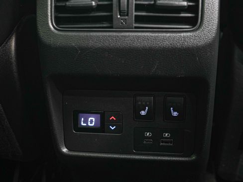 Used 2023 Nissan Rogue Platinum AWD/4WD image 14