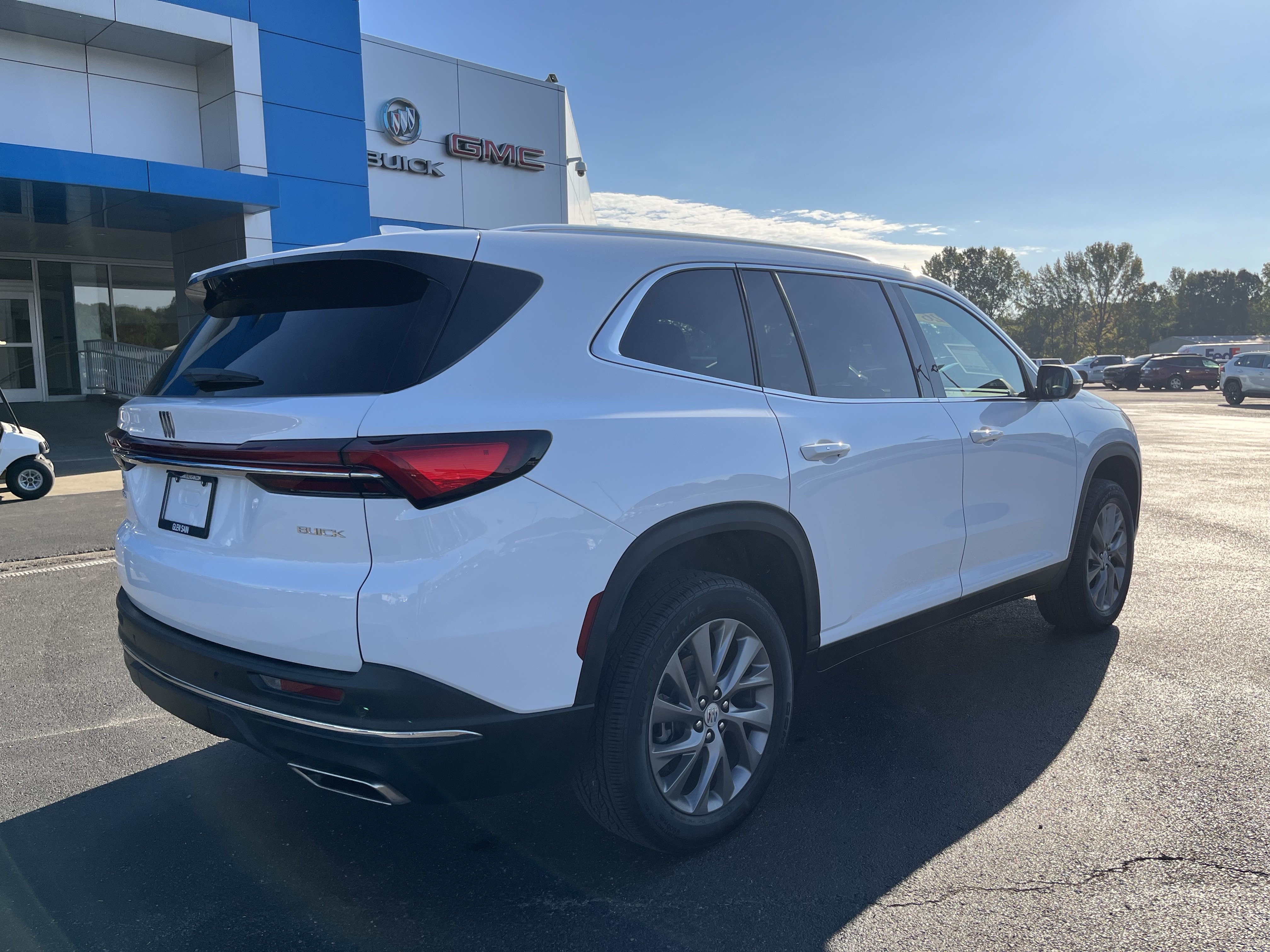 Used 2026 Buick Enclave Preferred FWD image 3
