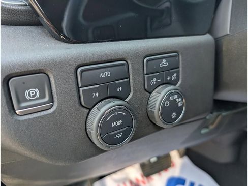 Used 2025 Chevrolet Silverado 1500 LT image 19