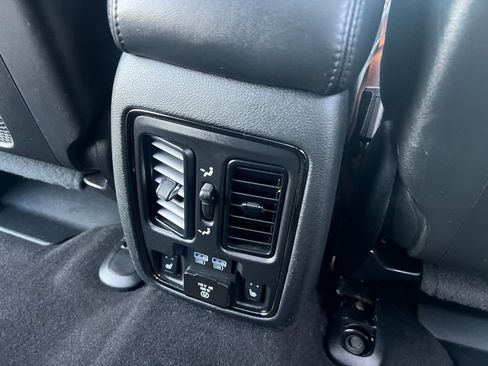 Used 2020 Jeep Grand Cherokee High Altitude AWD/4WD image 27