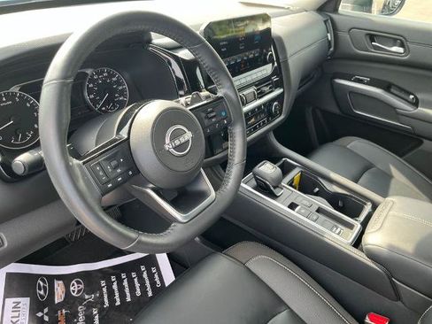 Certified 2025 Nissan Pathfinder SL w/ Cargo Package FWD image 14