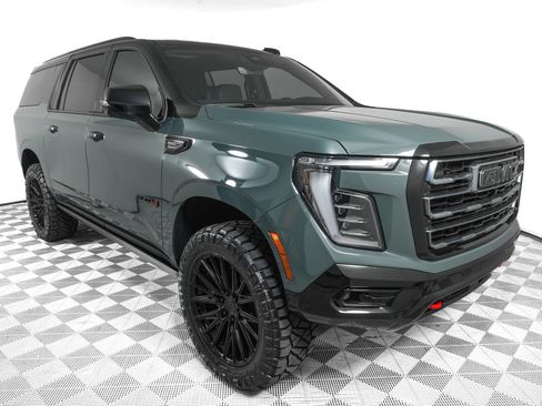 Used 2026 GMC Yukon XL AT4 w/ AT4 Premium Plus Package AWD/4WD image 3