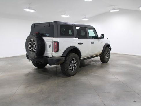 Used 2024 Ford Bronco Badlands image 9