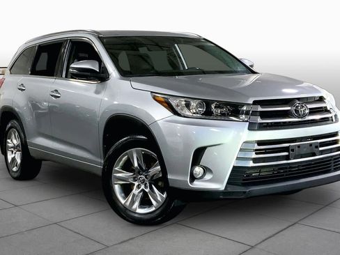 Used 2018 Toyota Highlander Limited AWD/4WD image 3