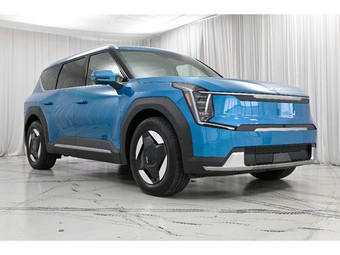 New 2026 Kia EV9 Wind image 2