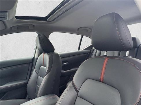 Used 2024 Nissan Sentra SR w/ SR Premium Package image 12