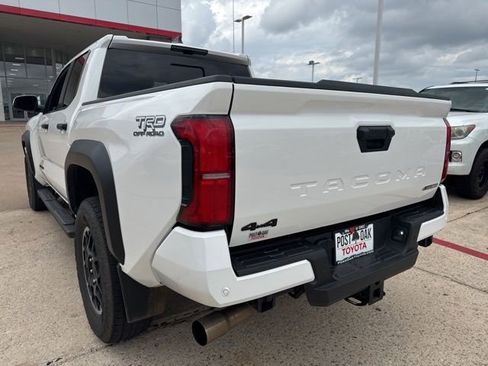 Used 2024 Toyota Tacoma TRD Off-Road w/ TRD Off Road Upgrade Package AWD/4WD image 22
