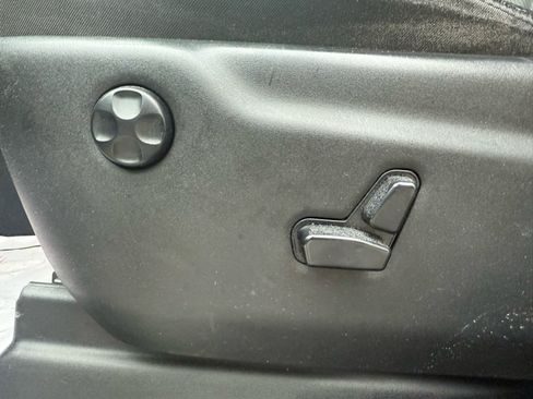 Used 2020 Jeep Grand Cherokee Limited w/ Luxury Group II image 12