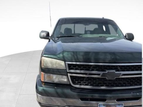 Used 2006 Chevrolet Silverado 1500 LT w/ Onstar Plus Package image 10
