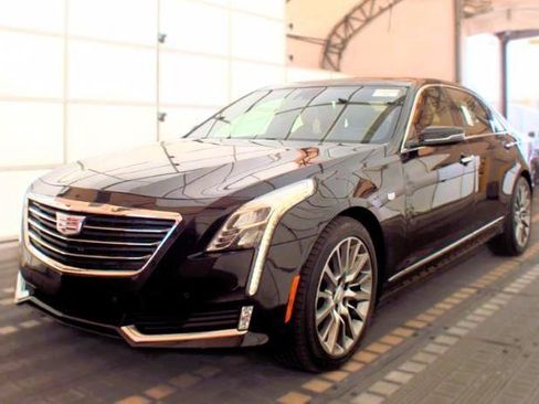 Used 2017 Cadillac CT6 Luxury AWD/4WD image 2