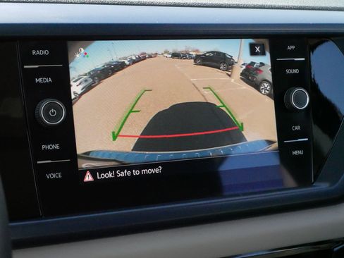 Used 2023 Volkswagen Taos SE w/ Panoramic Sunroof Package image 31