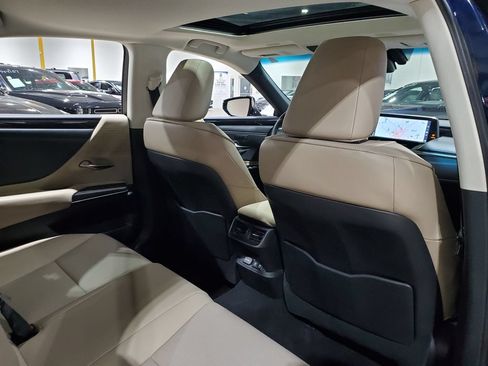 Used 2019 Lexus ES 350 w/ Premium Package FWD image 21