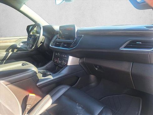 Used 2021 Chevrolet Suburban LT image 20