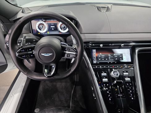 Used 2024 Aston Martin DB12 Coupe RWD image 10