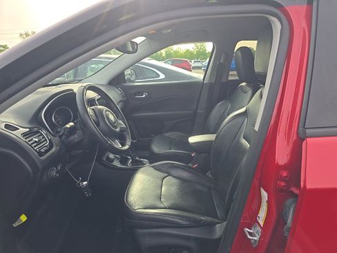 Used 2019 Jeep Compass Limited AWD/4WD image 5