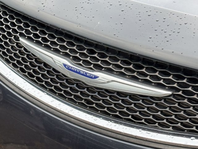Used 2019 Chrysler Pacifica Limited FWD image 29