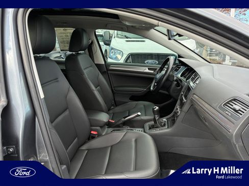 Used 2017 Volkswagen Golf Alltrack SE image 19