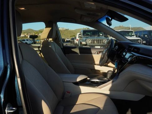 Used 2018 Toyota Camry LE image 15