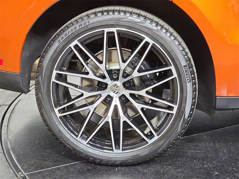 Certified 2025 Porsche Macan image 29