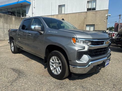 Used 2023 Chevrolet Silverado 1500 LT AWD/4WD image 9