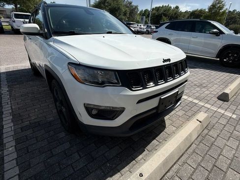 Used 2021 Jeep Compass Latitude FWD image 1