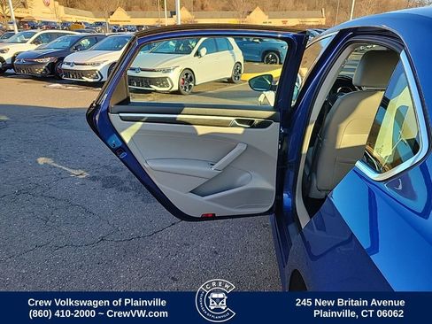 Used 2017 Volkswagen Passat 1.8T SEL Premium image 46