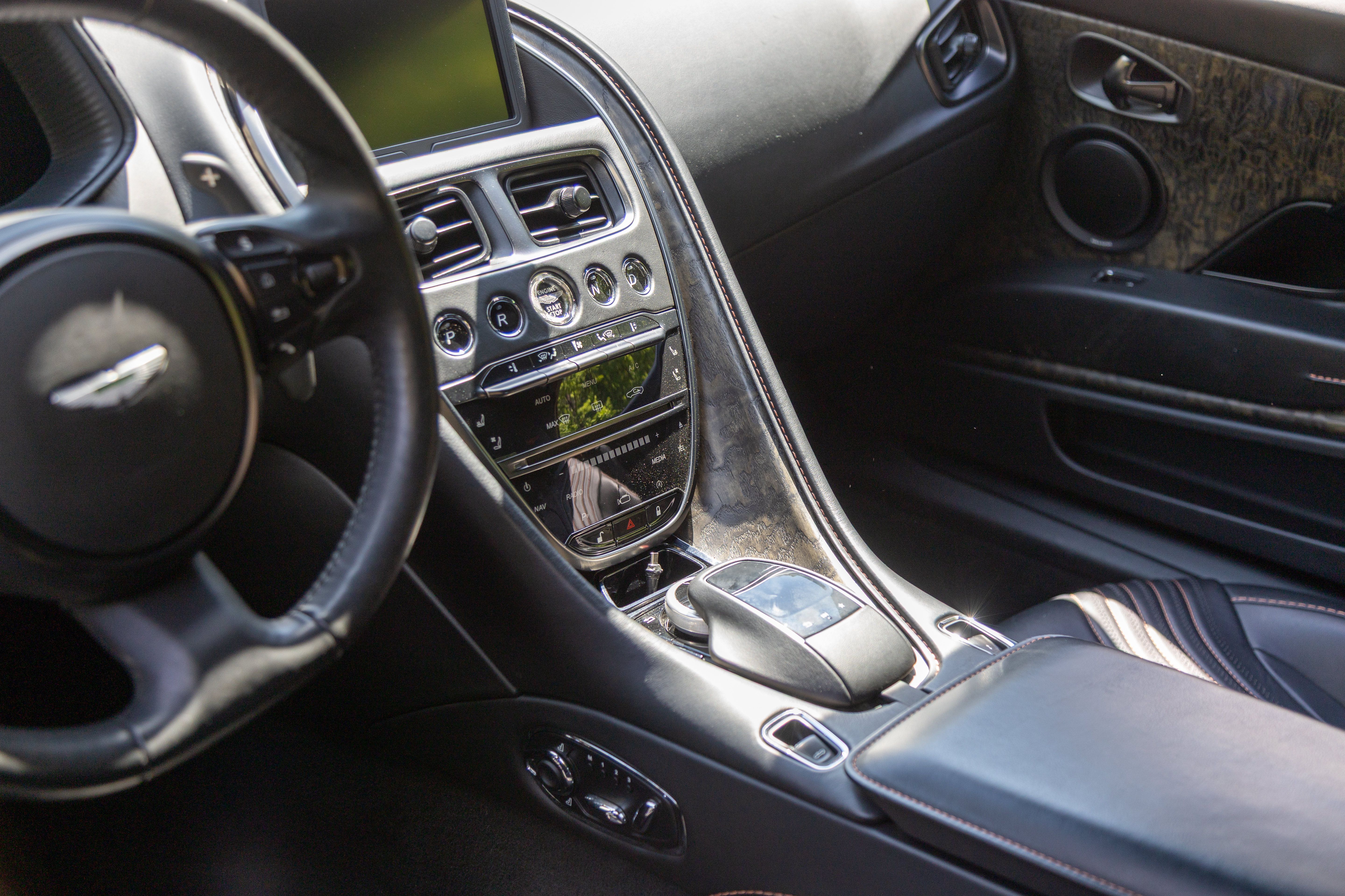 Used 2021 Aston Martin DB11 Volante RWD image 64