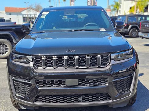 New 2026 Jeep Grand Cherokee Altitude AWD/4WD image 2
