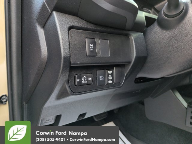 Used 2020 Toyota Tacoma TRD Sport w/ TRD Premium Sport Package AWD/4WD image 13