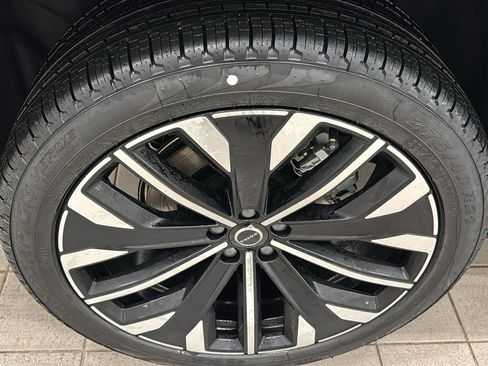 New 2026 Volvo XC90 T8 Plus w/ Protection Package Premier image 32