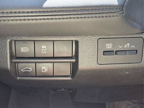 Used 2019 Toyota Avalon XSE FWD image 31