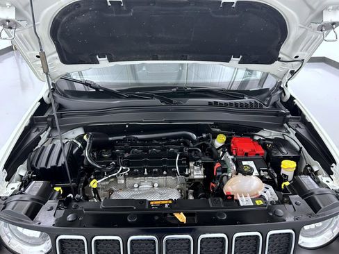 Used 2021 Jeep Renegade Latitude image 24