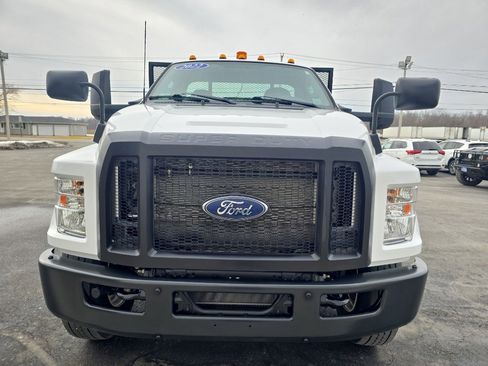 Used 2022 Ford F750 2WD Regular Cab Super Duty image 3