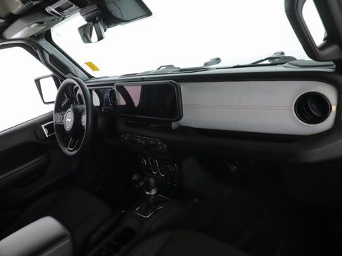 Used 2024 Jeep Gladiator Willys image 29