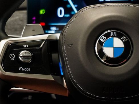 Used 2023 BMW 760i xDrive w/ Luxury Rear Seating Package image 18