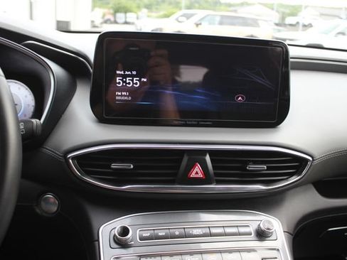 Used 2022 Hyundai Santa Fe SEL w/ Convenience + Premium Package AWD/4WD image 4