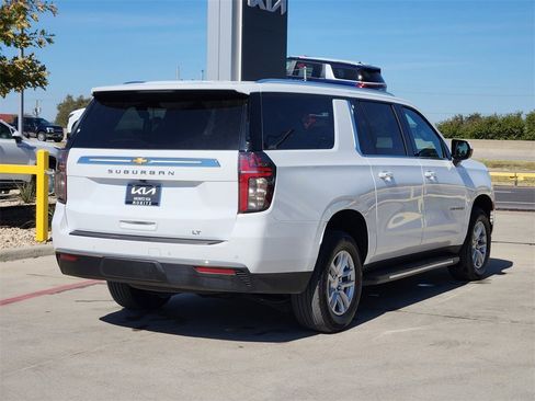 Used 2024 Chevrolet Suburban LT image 7