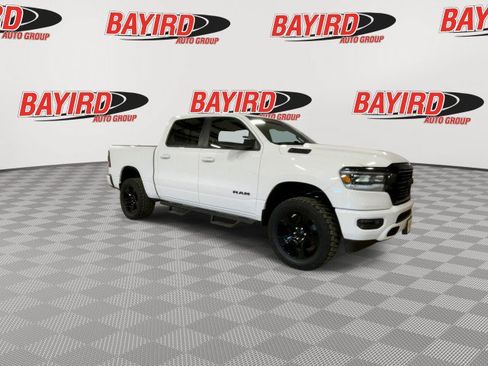 Used 2020 RAM 1500 4x4 Crew Cab image 3