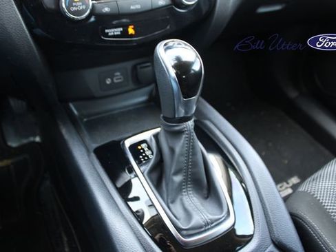 Used 2021 Nissan Rogue Sport SV image 16