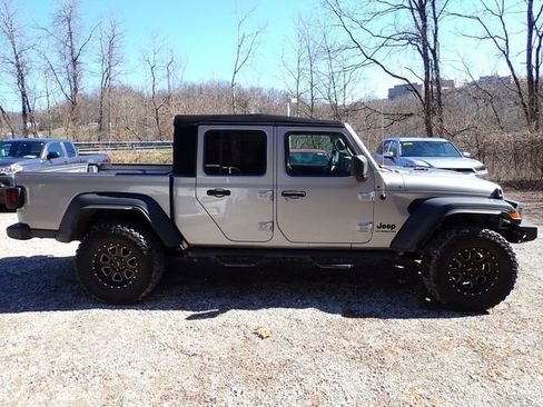 Used 2020 Jeep Gladiator Sport w/ Quick Order Package 24S image 2