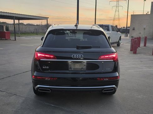 Used 2024 Audi Q5 e Premium Plus w/ Premium Plus Package image 6