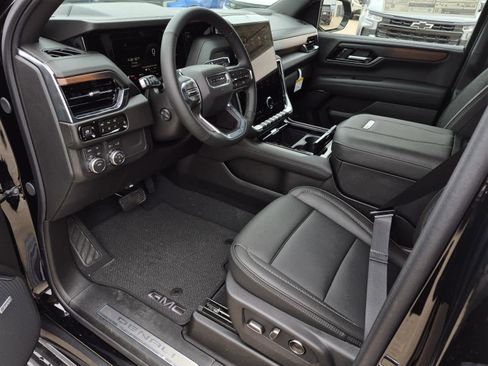 New 2026 GMC Yukon Denali w/ Sun & Power Step Package image 8