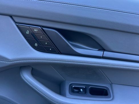 Used 2022 Porsche Taycan Turbo S image 19
