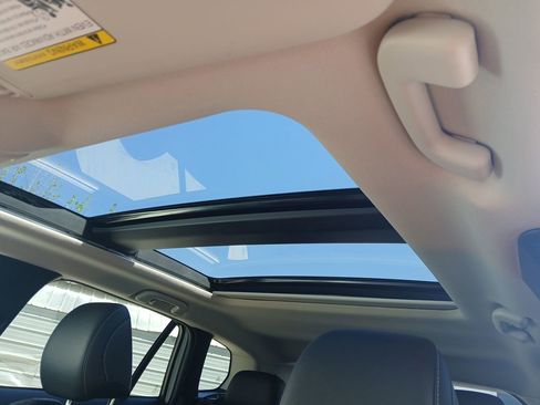 Certified 2025 MAZDA CX-50 AWD 2.5 S w/ Premium Package image 32