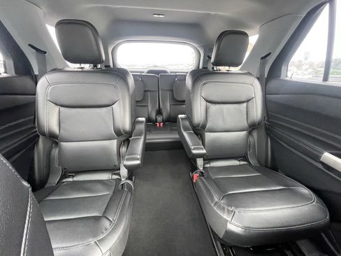 Used 2022 Ford Explorer Limited w/ Equipment Group 301A image 13