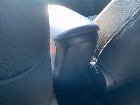 Used 2022 Toyota C-HR XLE FWD image 10