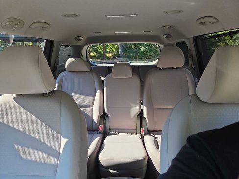 Used 2016 Kia Sedona LX w/ LX Convenience Package FWD image 33